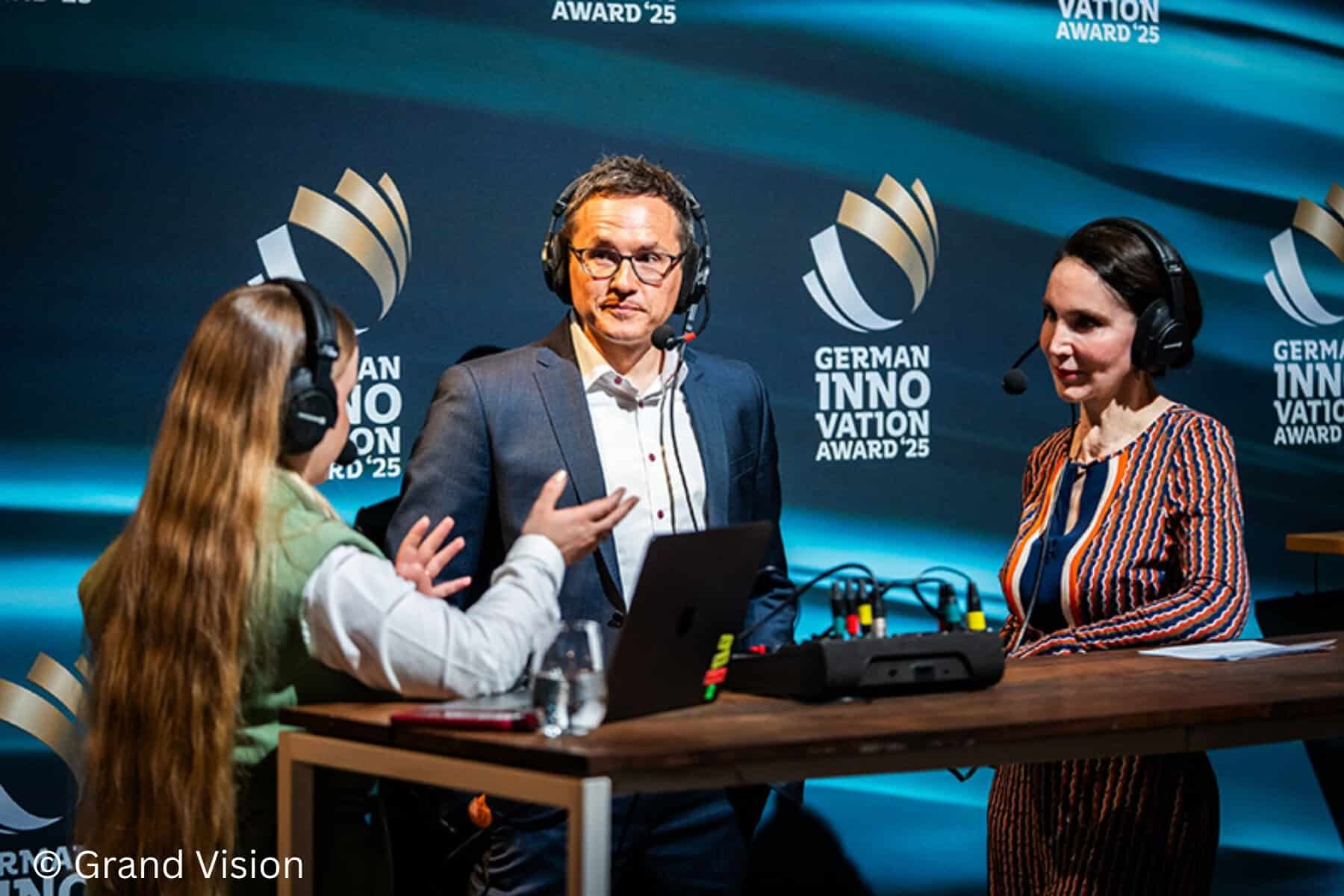Prof. Dr. Anabel Ternès von Hattburg speaking at the German Innovation Award 2025 live panel, discussing future-oriented ideas and sustainable innovation in technology and business leadership.