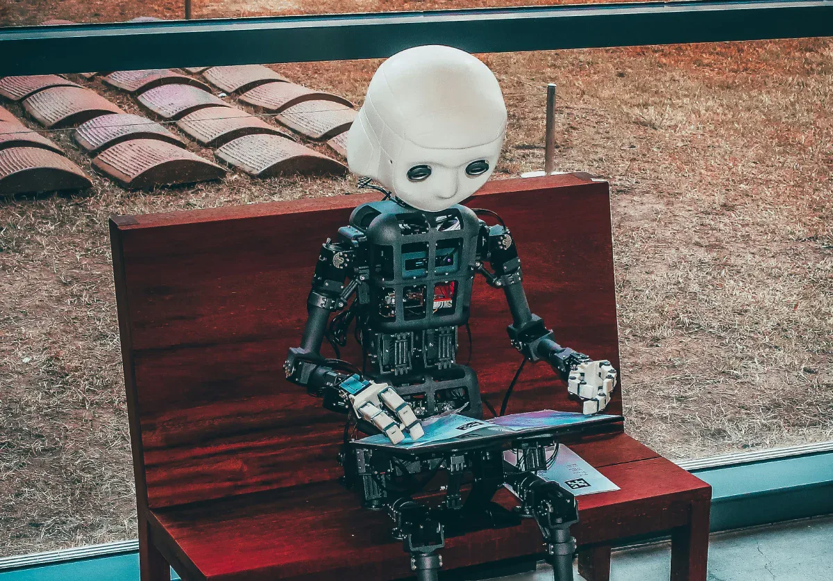 Fortschrittliche humanoide Robotik, humanoider Roboter mit KI, Robotermensch, humanoider Roboter mit Künstlicher Intelligenz, Innovation in Robotik und Technologie, modernster Automatisierungsroboter, Anabel Ternés Robotik, zukunftsweisende Robotiktechnologien.